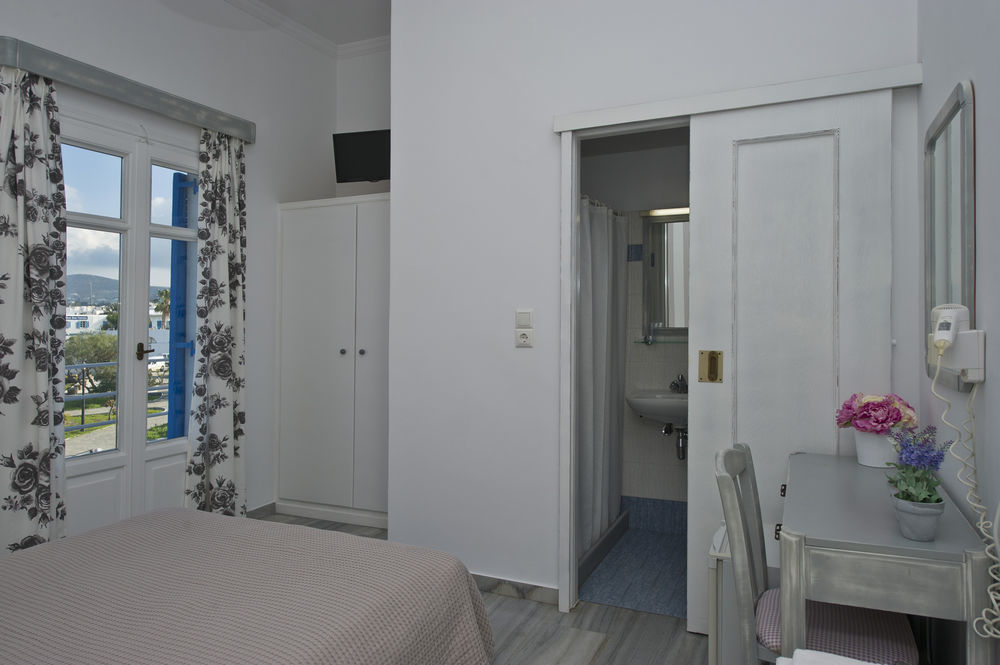 Hotel Oasis Parikia  Exterior photo